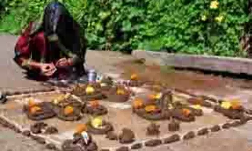 Govardhan Puja 2024:   गोवर्धन पूजा के दिन भगवान कृष्ण को क्यों लगाया जाता है 56 भोग