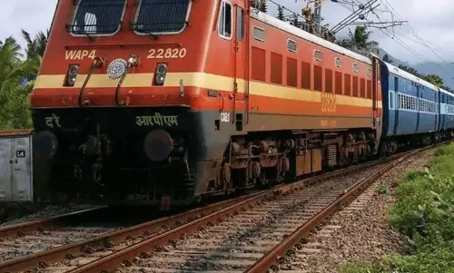 TG: एससीआर ने इस त्यौहारी सीजन में 854 विशेष ट्रेनें चलाईं TG: एससीआर ने इस त्यौहारी सीजन में 854 विशेष ट्रेनें चलाईं