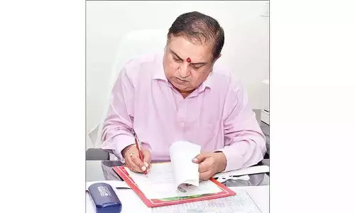 Andhra: पुनेठा ने सतर्कता आयुक्त का कार्यभार संभाला Andhra: पुनेठा ने सतर्कता आयुक्त का कार्यभार संभाला