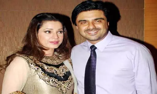 Husbands के इंटीमेट सीन देखकर नीलम को गुस्सा आ गया Husbands के इंटीमेट सीन देखकर नीलम को गुस्सा आ गया