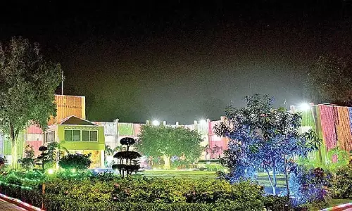 Andhra: लोगों से पर्यावरण अनुकूल पटाखे इस्तेमाल करने का आग्रह Andhra: लोगों से पर्यावरण अनुकूल पटाखे इस्तेमाल करने का आग्रह