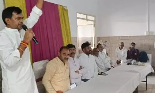 Morna: जाट को टिकट न देने से नाराज होकर रालोद प्रत्याशी का किया विरोध Morna: जाट को टिकट न देने से नाराज होकर रालोद प्रत्याशी का किया विरोध