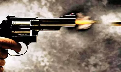 Assam : लुमडिंग में जलाऊ लकड़ी इकट्ठा कर रही महिला को वन रक्षकों ने गोली मारी Assam : लुमडिंग में जलाऊ लकड़ी इकट्ठा कर रही महिला को वन रक्षकों ने गोली मारी