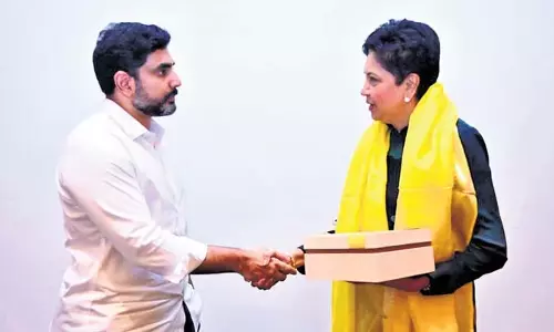 Andhra के मंत्री लोकेश ने आईटी दिग्गजों से मुलाकात की Andhra के मंत्री लोकेश ने आईटी दिग्गजों से मुलाकात की
