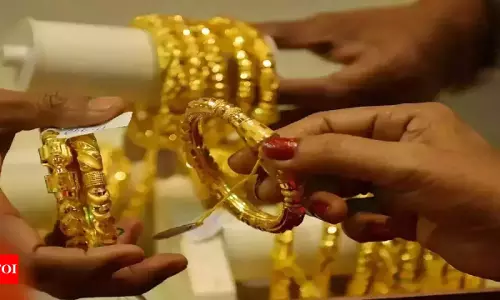 Dhanteras पर नया रिकॉर्ड पहली बार सोने से ज्यादा चमकी चांदी Dhanteras पर नया रिकॉर्ड पहली बार सोने से ज्यादा चमकी चांदी