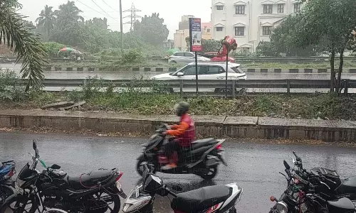 चेन्नई और उपनगरीय इलाकों में भारी बारिश चेन्नई और उपनगरीय इलाकों में भारी बारिश
