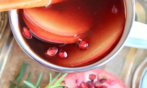 Pomegranate हॉट टोडी रेसिपी Pomegranate हॉट टोडी रेसिपी