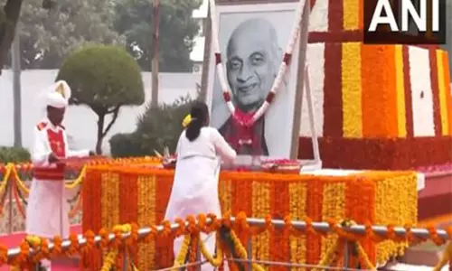 राष्ट्रपति मुर्मू ने राष्ट्रीय एकता दिवस पर Sardar Patel को श्रद्धांजलि अर्पित की