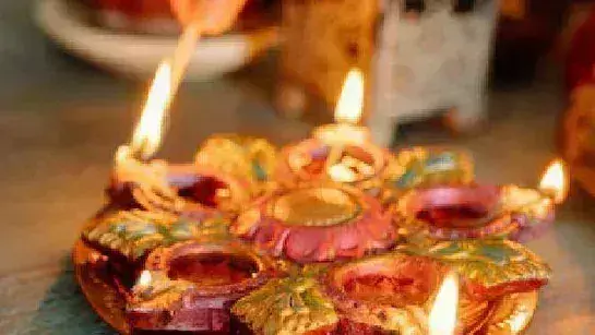 Diwali 2024: दिवाली पूजा की सही तारीख, लक्ष्मी पूजन का शुभ मुहूर्त Diwali 2024: दिवाली पूजा की सही तारीख, लक्ष्मी पूजन का शुभ मुहूर्त