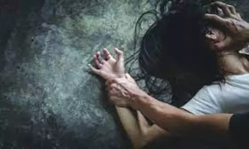 Gaziabad: बेटियों से दुष्कर्म के आरोप में सौतेला पिता गिरफ्तार Gaziabad: बेटियों से दुष्कर्म के आरोप में सौतेला पिता गिरफ्तार