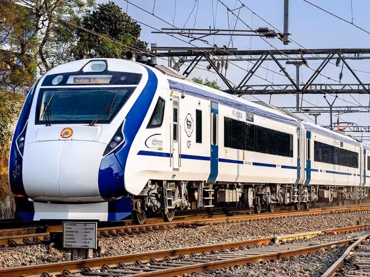 Thiruvananthapuram: केरल को वंदे भारत ट्रेन के लिए जल्द मिलेंगे नए कोच Thiruvananthapuram: केरल को वंदे भारत ट्रेन के लिए जल्द मिलेंगे नए कोच