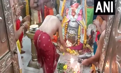 उज्जैन के महाकालेश्वर मंदिर में मनाई गई Diwali, विशेष भस्म आरती की गई उज्जैन के महाकालेश्वर मंदिर में मनाई गई Diwali, विशेष भस्म आरती की गई
