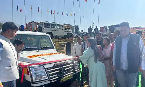 MP ने बीर पैराग्लाइडिंग एसोसिएशन को एंबुलेंस भेंट की