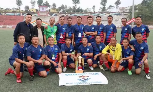 Nagaland : गोल्डफिंच क्लब न्यू रिजर्व ने 8वां केएलएच अंतर-कॉलोनी फादर्स फुटबॉल टूर्नामेंट जीता Nagaland : गोल्डफिंच क्लब न्यू रिजर्व ने 8वां केएलएच अंतर-कॉलोनी फादर्स फुटबॉल टूर्नामेंट जीता