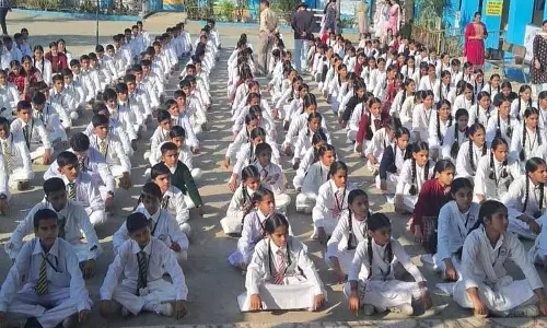 Mandi School में नशा विरोधी शिविर का आयोजन