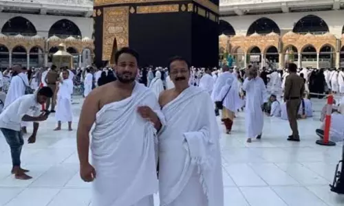 जीशान सिद्दीकी ने साझा की पिता बाबा सिद्दीकी की यादें, उमरा के दौरान मिली प्रशंसा की कहानी
