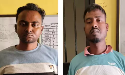 Assam : काजीरंगा में गैंडे के शिकार की योजना नाकाम, दो गिरफ्तार Assam : काजीरंगा में गैंडे के शिकार की योजना नाकाम, दो गिरफ्तार
