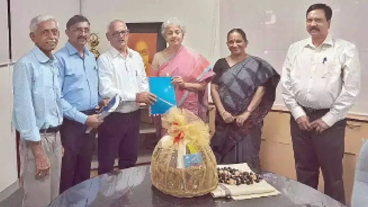 कैम्पको टीम ने Dr. Soumya स्वामीनाथन से मुलाकात की, कहा कि सुपारी कैंसरकारी नहीं है कैम्पको टीम ने Dr. Soumya स्वामीनाथन से मुलाकात की, कहा कि सुपारी कैंसरकारी नहीं है