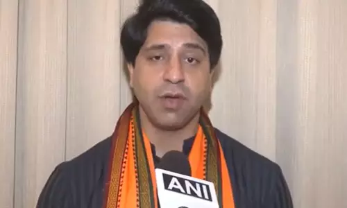 BJP के शहजाद पूनावाला ने प्रधानमंत्री मोदी के एकता के संदेश पर विपक्ष की प्रतिक्रिया की आलोचना की BJP के शहजाद पूनावाला ने प्रधानमंत्री मोदी के एकता के संदेश पर विपक्ष की प्रतिक्रिया की आलोचना की
