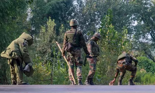 Pimpri-चिंचवाड़ में खुदाई के दौरान बम जैसी 3 वस्तुएं मिलीं