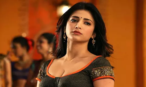 Shruti Haasan ने दिवाली पर केवल भारतीय मिठाइयों का लिया आनंद
