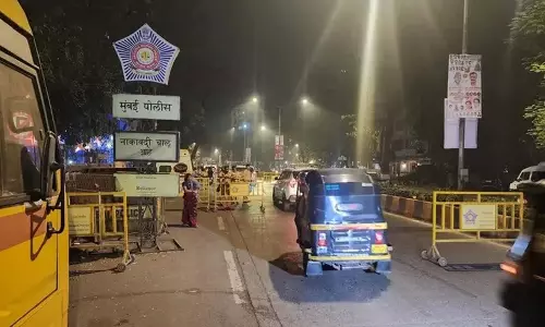 Maharashtra Polls: उल्हासनगर में वाहन से 17 लाख रुपये की बेहिसाबी नकदी जब्त Maharashtra Polls: उल्हासनगर में वाहन से 17 लाख रुपये की बेहिसाबी नकदी जब्त