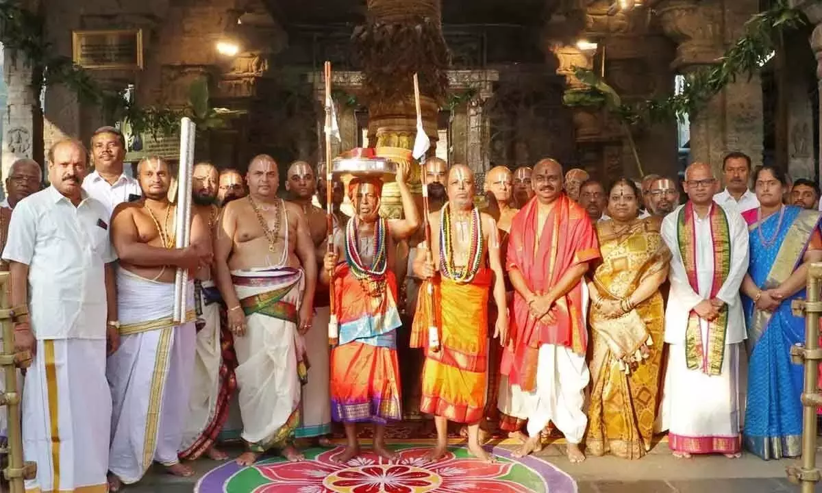 Andhra: तिरुमाला मंदिर में दीपावली अस्थानम का आयोजन किया गया