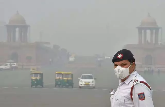 इस साल दिवाली पर दिल्ली की वायु गुणवत्ता बेहद खराब हो गई