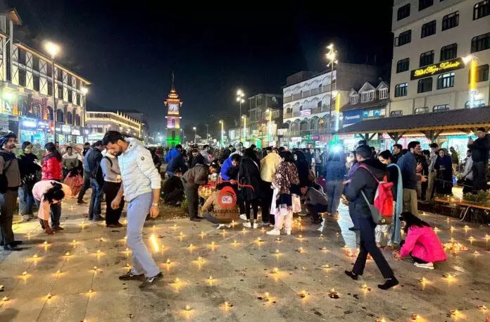 Srinagar के प्रतिष्ठित घंटाघर पर दिवाली मनाई गई