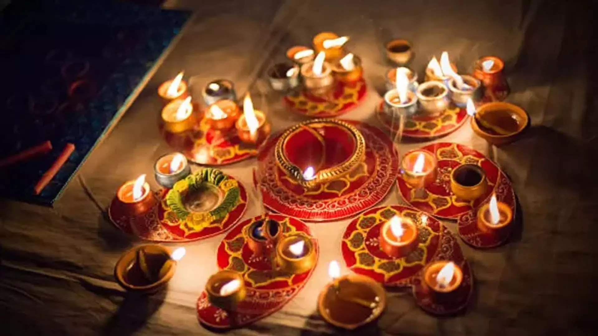 Diwali के दिन घर में आग लगने से कानपुर के व्यापारी, पत्नी और नौकरानी की मौत