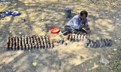 Kerala: त्रासदियाँ आतिशबाज़ी के प्रति दीवानगी को कम करने में विफल रहीं Kerala: त्रासदियाँ आतिशबाज़ी के प्रति दीवानगी को कम करने में विफल रहीं