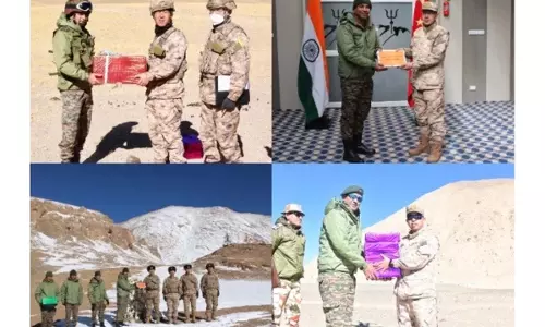 भारत-चीन की सेनाओं ने दिवाली पर मिठाइयों का आदान-प्रदान किया भारत-चीन की सेनाओं ने दिवाली पर मिठाइयों का आदान-प्रदान किया