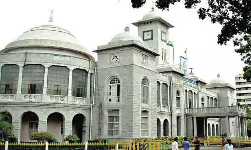 Karnataka: कार्यकर्ता बेहतर सड़कों के लिए स्काईडेक लागत चाहते Karnataka: कार्यकर्ता बेहतर सड़कों के लिए स्काईडेक लागत चाहते