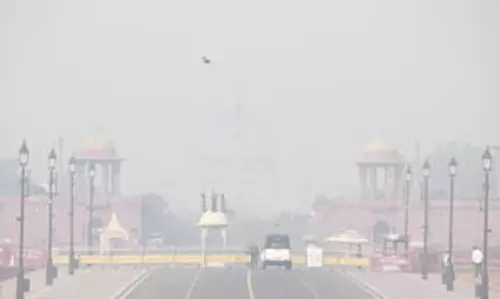 Delhi: धुआं-धुआं हुई दिल्ली, एक्यूआई ने छूआ आसमान Delhi: धुआं-धुआं हुई दिल्ली, एक्यूआई ने छूआ आसमान