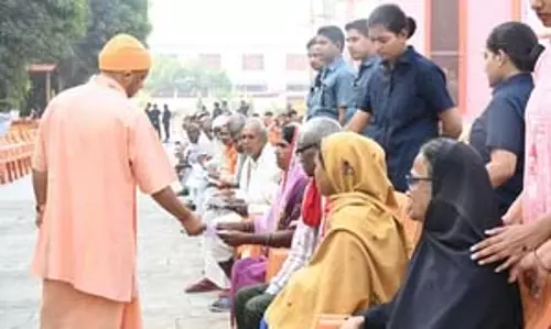 जन समस्याओं के प्रति बनें संवेदनशील, तुरंत कराएं समाधान : मुख्यमंत्री योगी