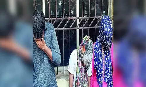 पति-पत्नी और 2 गर्लफ्रेंड...सामने आ गया हत्याकांड का पूरा सच, VIDEO पति-पत्नी और 2 गर्लफ्रेंड...सामने आ गया हत्याकांड का पूरा सच, VIDEO