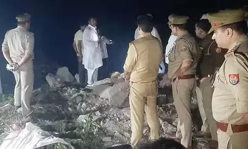सड़क किनारे मिला भाई-बहन का शव, तांत्रिक क्रिया के लिए हत्या की आशंका, पुलिस बोली- सड़क दुर्घटना हो सकता है सड़क किनारे मिला भाई-बहन का शव, तांत्रिक क्रिया के लिए हत्या की आशंका, पुलिस बोली- सड़क दुर्घटना हो सकता है