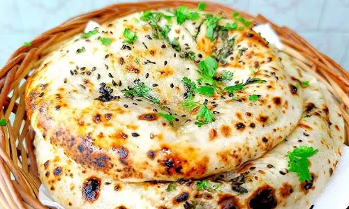 Amritsari आलू कुलचा रेसिपी