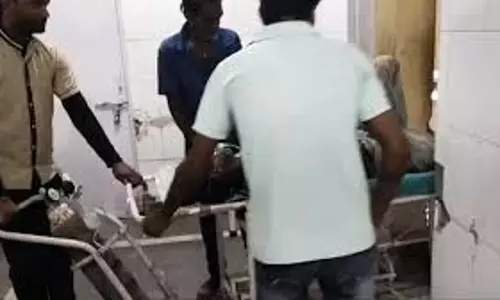 Gwalior: मजदूर के शरीर में आर-पार घुसे तीन सरिये