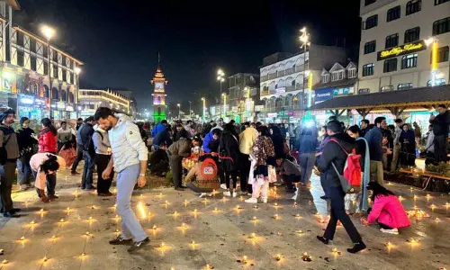 Srinagar के प्रतिष्ठित घंटाघर पर दिवाली मनाई गई
