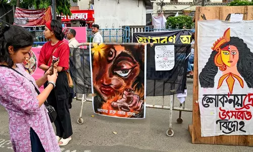 Shah से मुलाकात न हो पाने से दुखी नहीं, बाद में मौका मिल सकता है- पीड़िता के माता-पिता