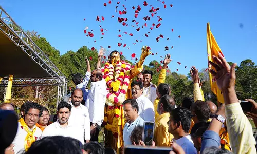 NTR शताब्दी समारोह में अटलांटा में एनटीआर की प्रतिमा का अनावरण, TDP विधायकों ने मनाया जश्न NTR शताब्दी समारोह में अटलांटा में एनटीआर की प्रतिमा का अनावरण, TDP विधायकों ने मनाया जश्न