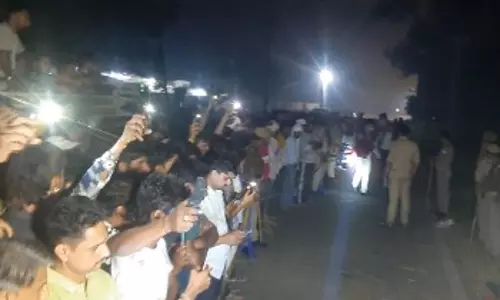 Deoband: खाई में मिला भाई-बहन का शव, इलाके में मचा हड़कंप Deoband: खाई में मिला भाई-बहन का शव, इलाके में मचा हड़कंप