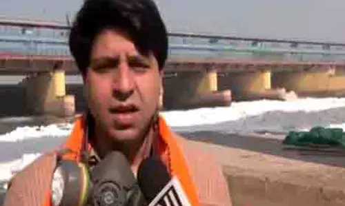 यमुना में जहरीले झाग से छठ पूजा से पहले Delhi में प्रदूषण की चिंता बढ़ी