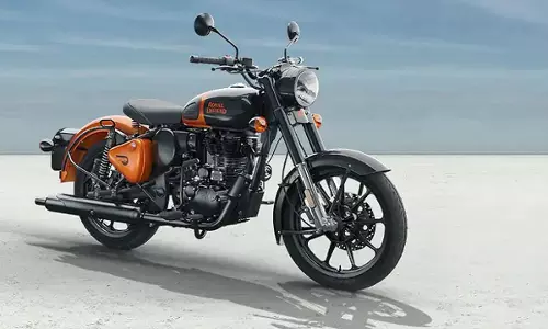Royal Enfield खरीदने में लोगों की दिलचस्पी आई