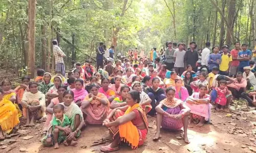 गुफा खोलने नहीं दिए ग्रामीणों ने, भारी विरोध
