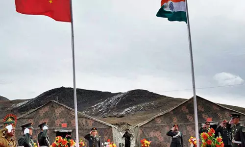 एलएसी पर हालात बेहतर, दिवाली पर बंटी मिठाइयां, अब भारतीय और चीनी सेनाओं ने शुरू की पेट्रोलिंग