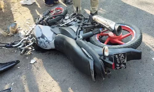 Jabalpur: अस्पताल से लौटते वक्त सड़क दुर्घटना में बाइक सवार दो युवकों की मौत Jabalpur: अस्पताल से लौटते वक्त सड़क दुर्घटना में बाइक सवार दो युवकों की मौत