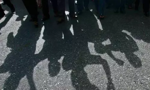 Motihari में ग्रामीणों द्वारा पुलिस टीम पर हमला