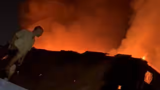 Hazaribagh: फैक्ट्री में आग लगने से लाखों रुपये का नुकसान Hazaribagh: फैक्ट्री में आग लगने से लाखों रुपये का नुकसान
